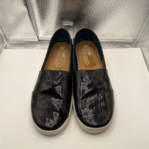 Toms Womens slip on shoes size 7 Casual Preppy‎ Black In Color
